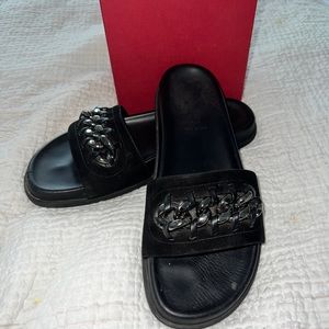 Valentino Slides